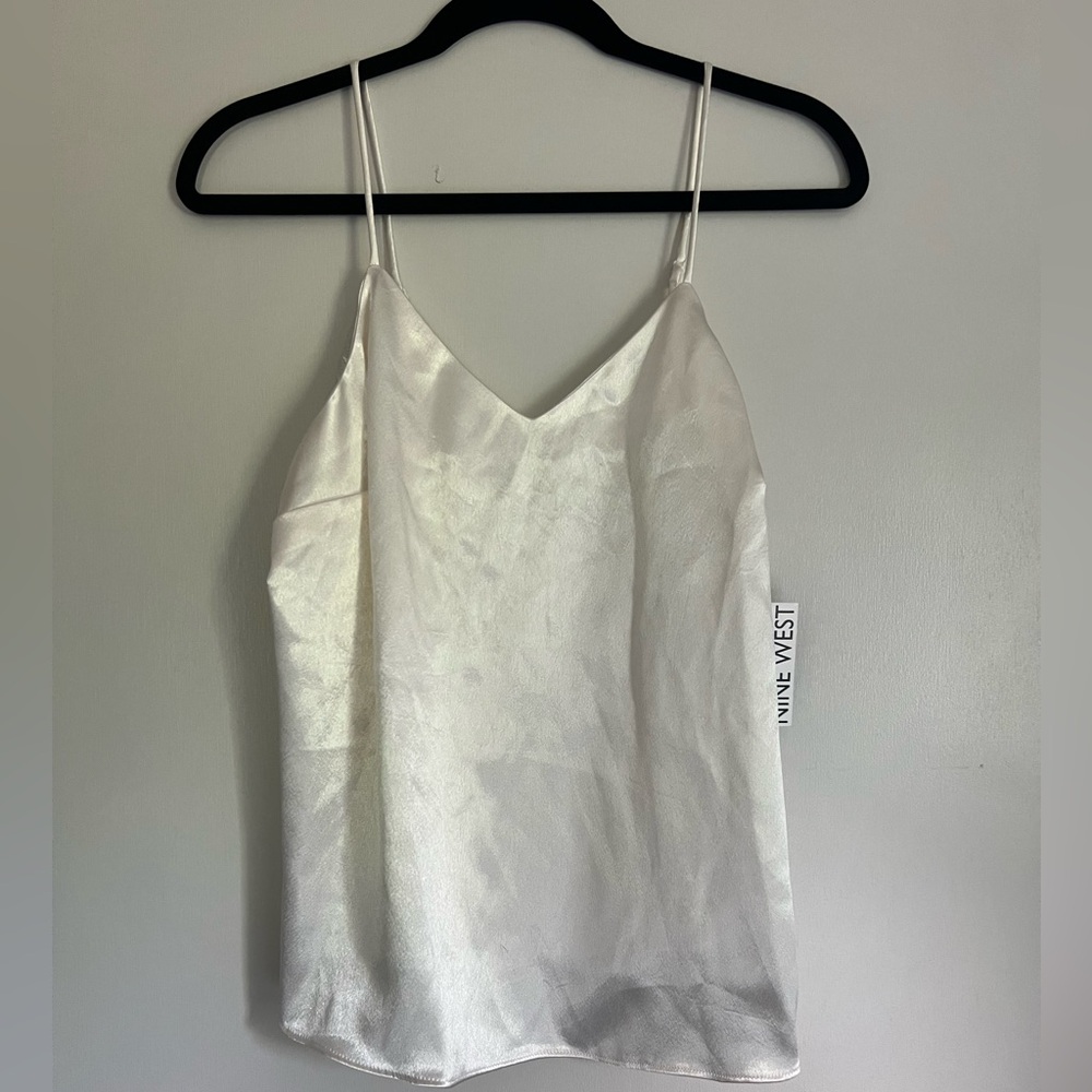 NWT Nine West Silky Camisole Tank Top top with adjustable straps. Size Small